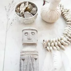 Bazar Bizar Statuettes Et Figurines Statue En Grès -Vases Soldes statue en gres 61