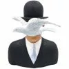 Parastone Statuettes Et Figurines Statuette L'homme Au Chapeau Melon De Magritte H15cm -Vases Soldes statuette l homme au chapeau melon de magritte h15cm