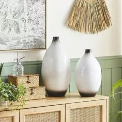 Beliani Vases Vase Décoratif En Terre Cuite Blanc H36 -Vases Soldes vase decoratif en terre cuite blanc h36 1