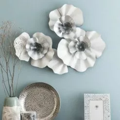 Vases Soldes -Vases Soldes vase en ceramique ecrue et vert amande motif floral grave h22 1000 11 23 196905 2